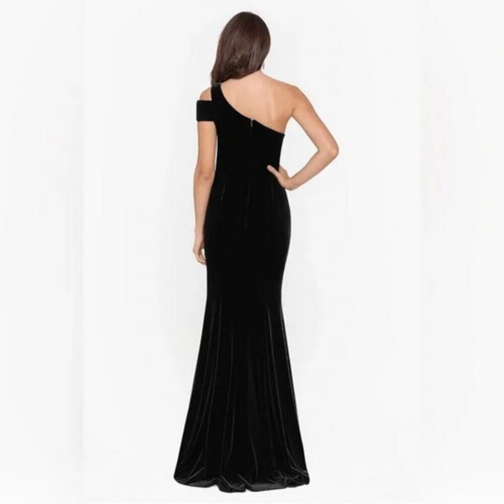 Betsy & Adam Black One-Shoulder Velvet Mermaid Gown - Picture 3 of 3